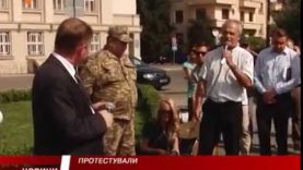 Хустські активісти вимагали відповіді на питання, чому їм не дозволяють об*єднатися у громаду?