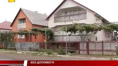 Після градобою жителі Виноградівщини самотужки відновлюють будинки, обіцяної державної підтримки немає