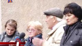 Обурені люди скаржаться на численні проблеми в багатоповерхівках