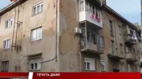 Під час опадів у жителів багатоповерхівок в Мукачеві дощ тече прямо зі стелі