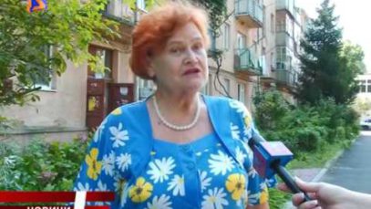 На скарги щодо аварійного даху роками ігнорують комунальні служби Мукачева