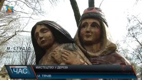 Тячівський митець із бензопилою прикрашає міські вулиці