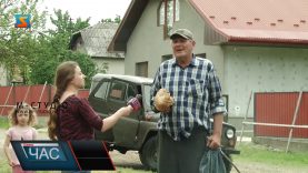 У Тур’ї Поляні через зруйновані переправи місцеві долають річку вбрід