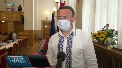 Сесії обласної ради. Засідали у вишиванках