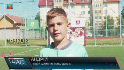 Юні чемпіони з футболу