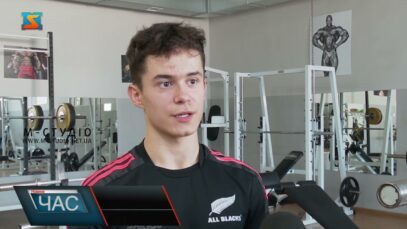 Юні чемпіони з пауерліфтингу